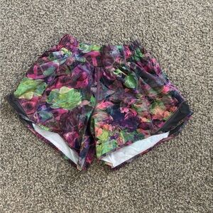 Lululemon Hotty Hots High rise 2.5” —— size 0